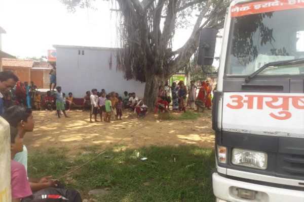 बस्ती मे घर-घर आयुष औषधियों के इस्तेमाल के लिए किया जा रहा प्रेरित